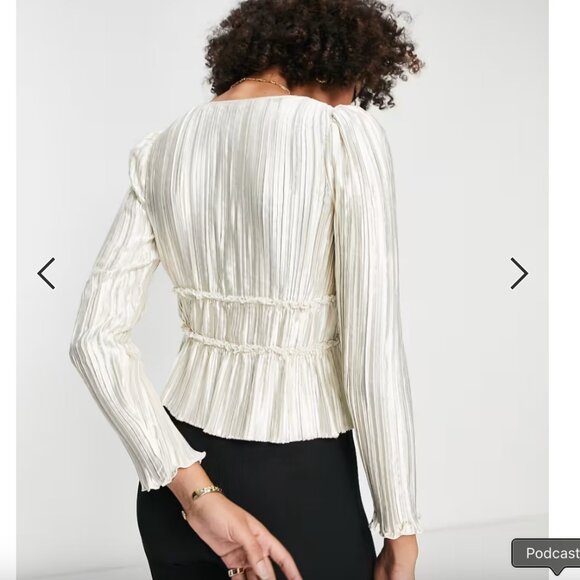 NWT & Other Stories plisse wrap top in shiny off white, pleated size 8 - Picture 3 of 3